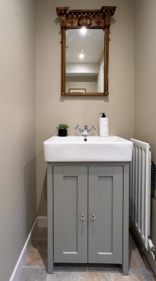 Stewartstown Converted Victorian Coach House With Hot Tub מראה חיצוני תמונה
